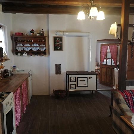 Traditionelles Bauernhaus Flieder Zalaszentgrót エクステリア 写真