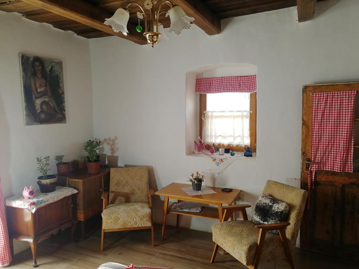 Traditionelles Bauernhaus Flieder Zalaszentgrót エクステリア 写真